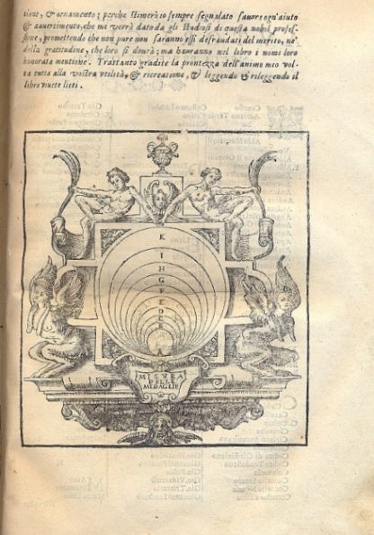 De notis romanorum commentarius in quo earum interpretationes quotquot reperiri potuerunt collegit, litterarum ordine digessit, observationes adiecit Sertorius Ursatus. - Dialoghi di don Antonio Agostini arciuescovo di Tarracona intorno alle medaglie inscrittioni et altre antichita tradotti di lingua spagnuola in italiana da Dionigi Ottauiano Sada & dal medesimo accresciuti con diuerse annotationi, & illustrati con disegnidi molte medaglie & d'altre figure.