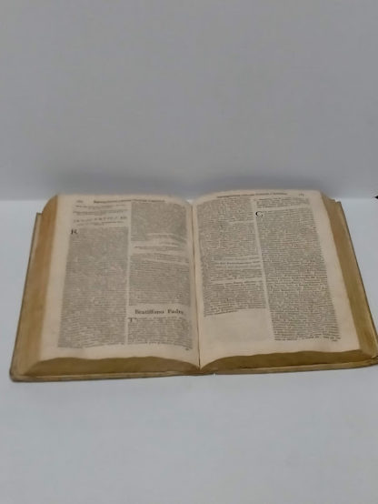 Chronologia Historico Legalis Seraphici Ordinis continens omnia capitula, & Congregationes generale, Constitutiones, & Statuta emanata ab anno 1633. usque ad annum 1718.