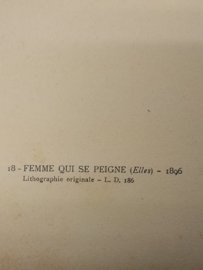 FEMME QUI SE PEIGNE (ELLES)