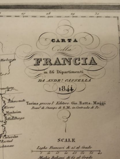 Carta della Francia in 86 Dipartimenti ( Atlante Universale di Geografia antica e moderna. Redatto sui migliori Documenti Astronomici dietro le scoperte dei più recenti viaggiatori, sotto la direzione di Sciaparelli e Covino.)