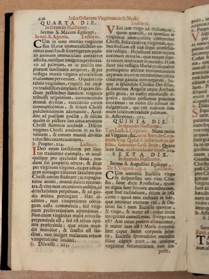 Octavarium Romanum, sive Octavae Festorum, lectiones secundi scilicet, e tertii Nocturni singulis diebus recitandae infra Octavas Sanctorum Titularium, vel Tutelarium Ecclesiarum, aut Patronorum locorum, a Sacra Rituum Congregatione ad usum totius Orbis Ecclesiarum approbatae.