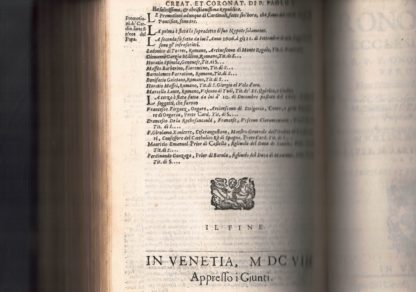 Historia delle Vite dei Sommi Pontefici, dal Salvator Nostro sino a Paolo V. Ora ampliaata da D. Gio. Stringa delle Vite di Clemente VIII, di Leone XXI & di Paolo V. Illustrata con le Annotazioni del Panvinio, nelle vite descritte dal Platina, & con la Cronologia Ecclesiastica dell'istesso, tradotta in lingua italiana, & ampliata da Bartolomeo Dionigi. Ornata nuovamente di bellissimi Ritratti di tutti essi Pontefici dal naturale. Et in questa ultima impressione arricchito con i Nomi, Cognomi, Patrie e Titoli di tutti quei Cardinali, de i quali se n'ha potuto haver cognitione, raccolti dal sudetto Dionigi dall'opera del Panvinio e da gli atti della Cancelleria apostolica. Con te fedelim e copiose tavole, una de Papi, l'altra de i Cardinali, & la terza fatta e nuovamente di tutte le cose Notabili, che nell'Opera si contegnono.