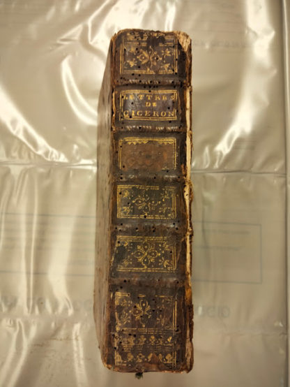 Lettres de Ciceron a M. Brutus et de M. Brutus a Ciceron, avec une preface Critique, des Notes, et Diverses Pieces Choisies. Pour Servir De Supplement à l'Histoire & au Caractere de Ciceron.